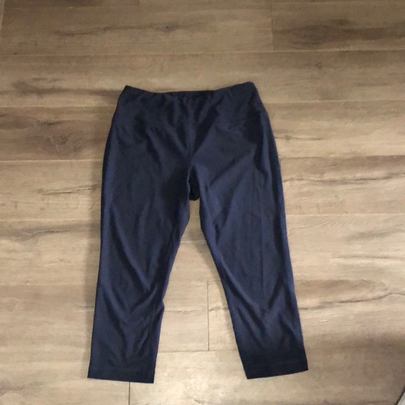 Athletic Works Capris’ - Picture 1 of 12